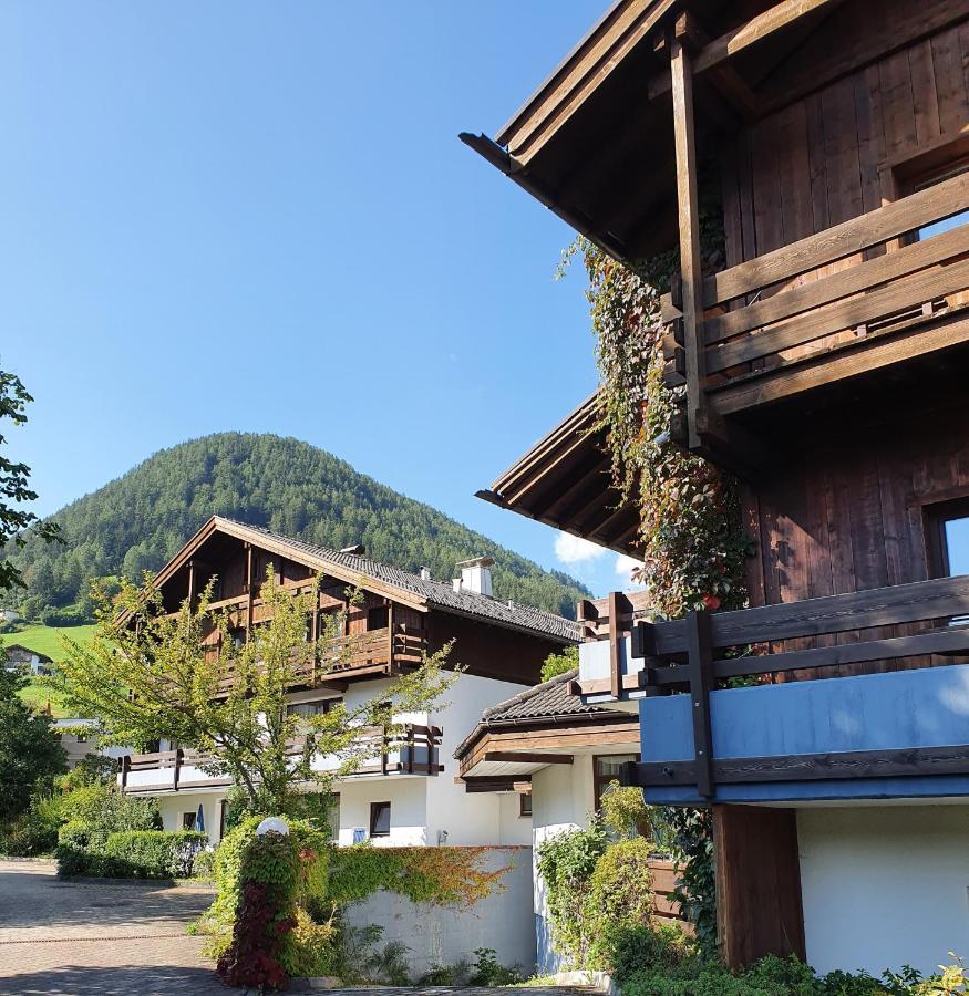 Residence Silvester Racines Luaran gambar