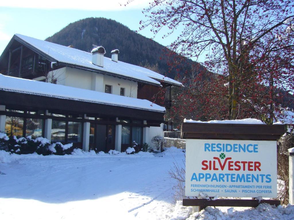 Residence Silvester Racines Luaran gambar